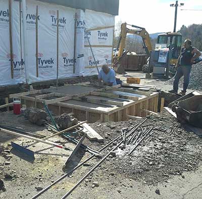 Pouring and finishing a concrete slab in carbon county